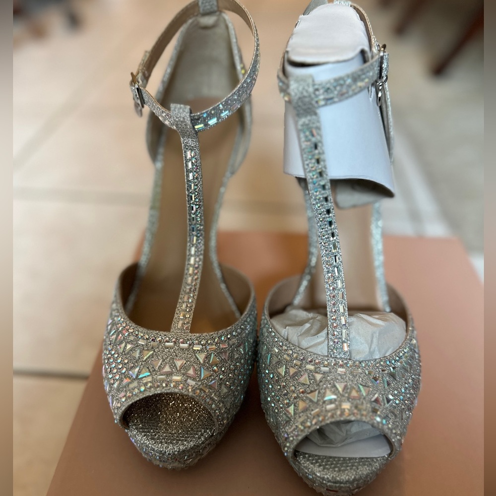 Thalia Sodi Silver Glitter Platform Heels